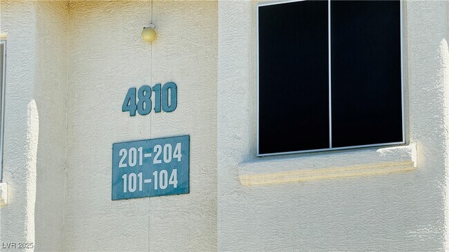Foto del edificio - 4810 Grey Wolf Ln