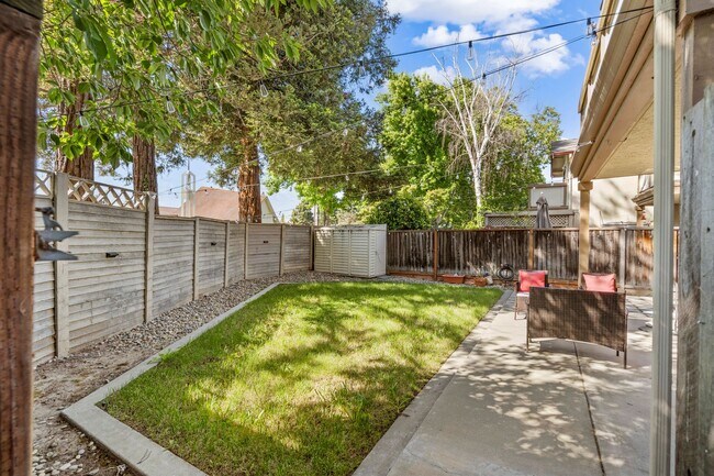 Foto del edificio - 874 Cherry Glen Cir