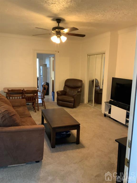 Foto del edificio - 203 Woodbridge Ave