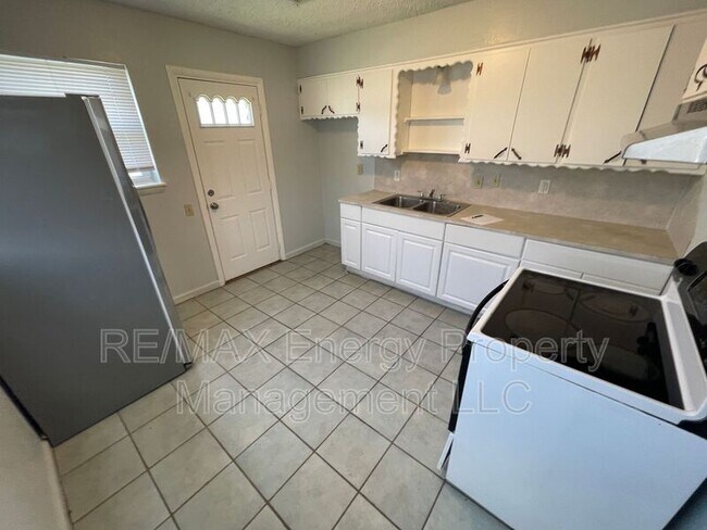 Foto del edificio - 1612 NE 26th St