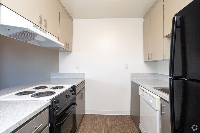 2BR, 1BA - 976 SF - The Hanover Apartment Homes