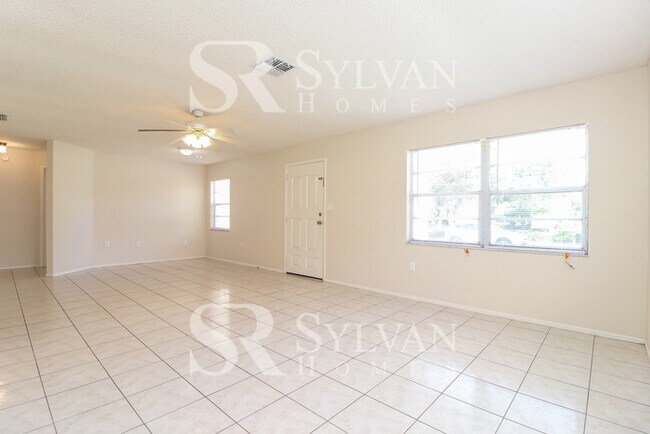 Foto del edificio - Enjoy one-level living at its best