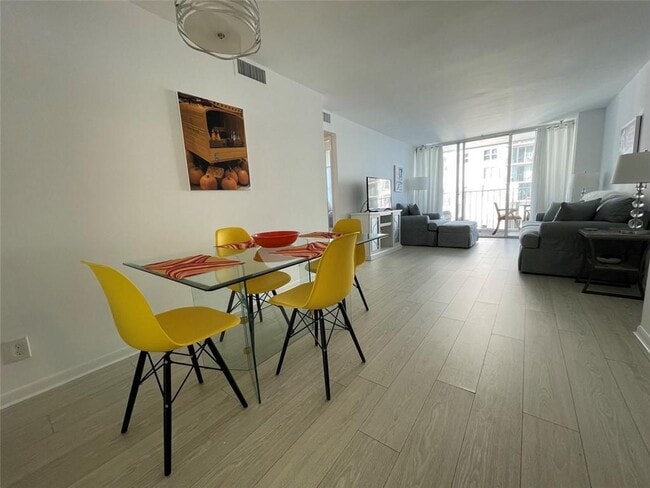 Foto del edificio - 111 Briny Ave