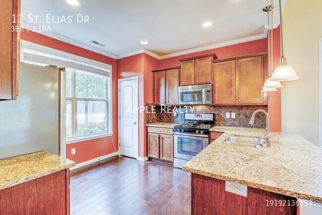 Foto del edificio - 3/2.5 End Unit Townhome Available mid July