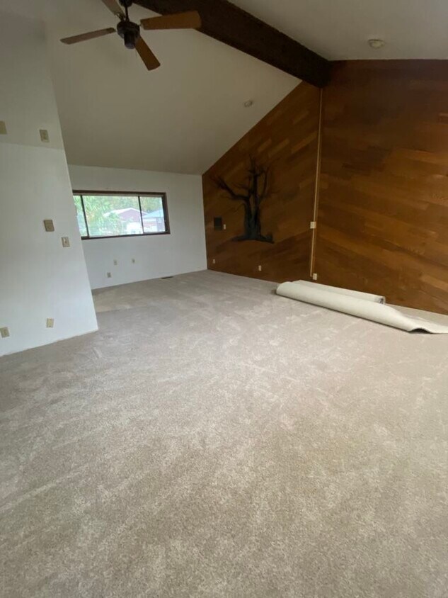 Foto principal - 8641 Berthusen Rd