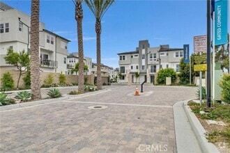 Building Photo - 1315 W Cara Dr