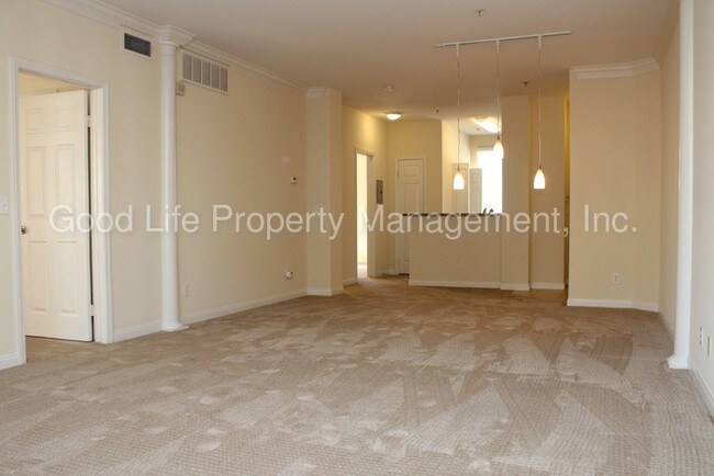 Foto del edificio - 8232 Station Village Ln