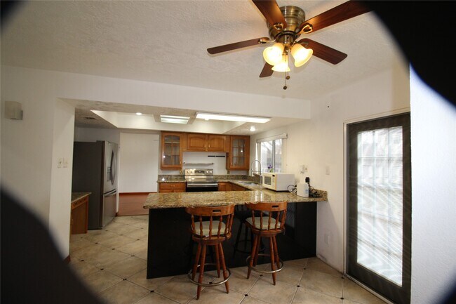 Foto del edificio - 458 Woodrail Dr