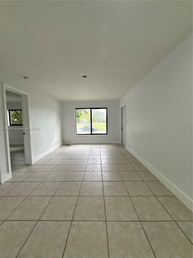 Building Photo - 1175 SW 16th Ave