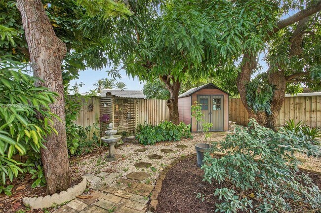 Foto del edificio - 4820 NE 1st Terrace