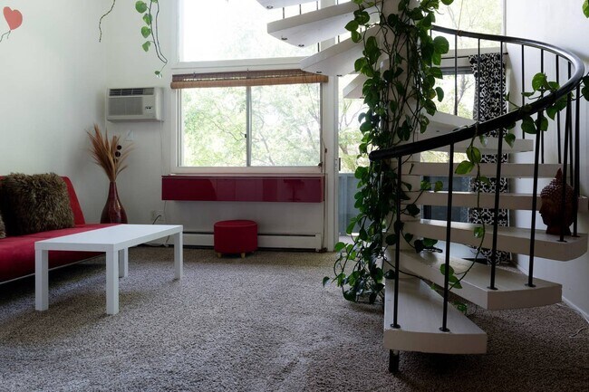 Foto del edificio - Cozy 1B/1B Condo off Canyon in Downtown Boulder - Available May 8!