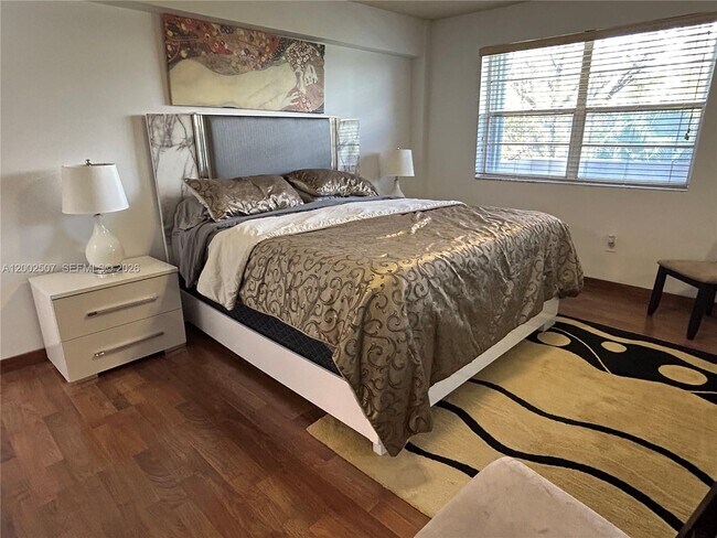 Foto del edificio - 201 180th Dr