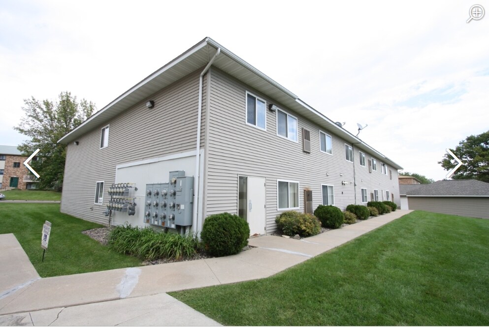Westwood Apartments Apartments in Owatonna, MN