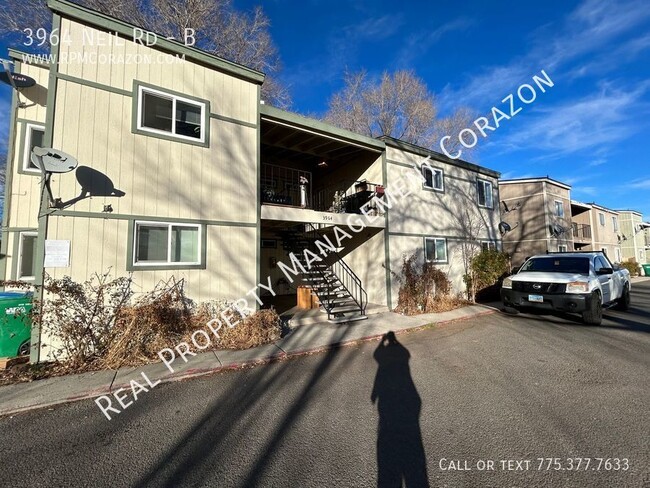 Building Photo - Recently Remodeled 2 Bed, 1.5 Bath Apartme...