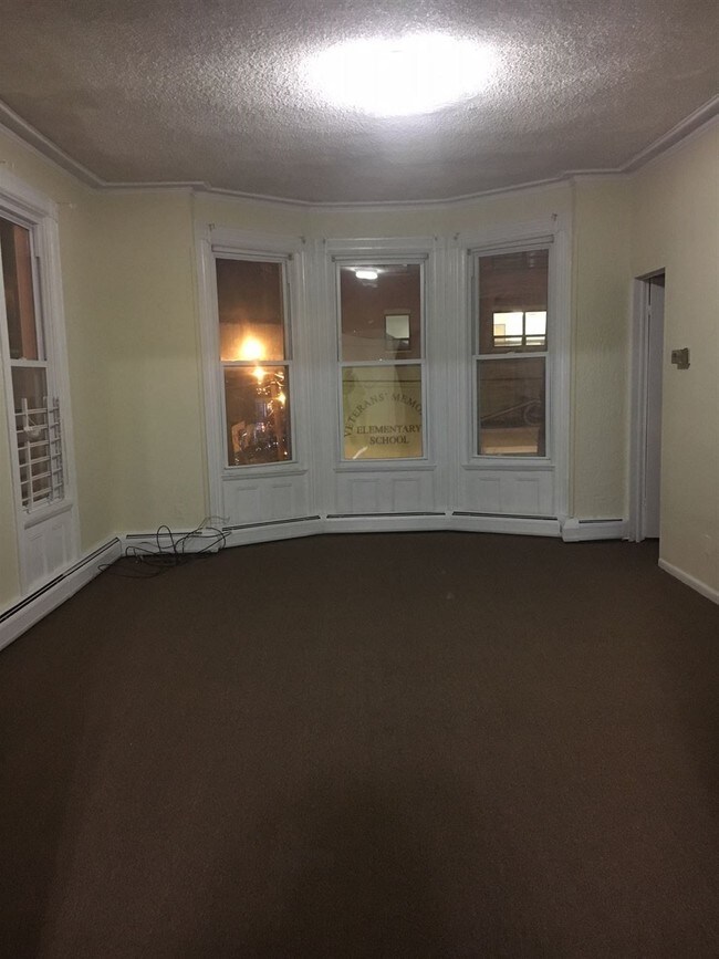 Foto del edificio - 1400 Central Ave