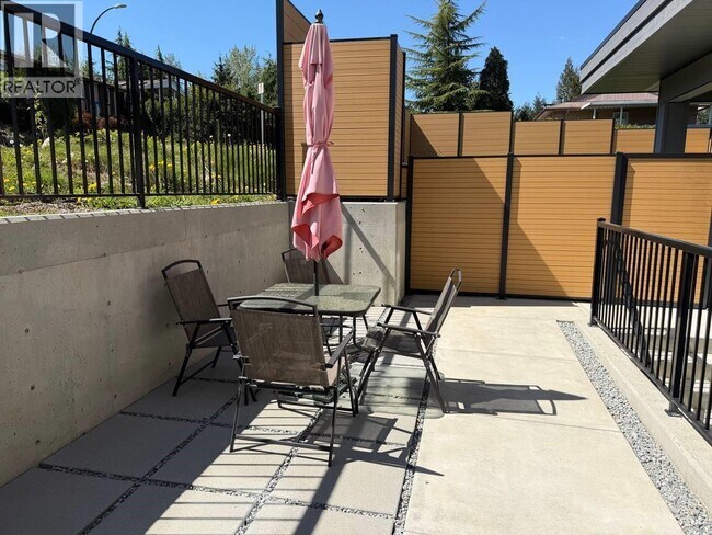 Photo du bâtiment - Lower unit-3170 CAPSTAN CRESCENT