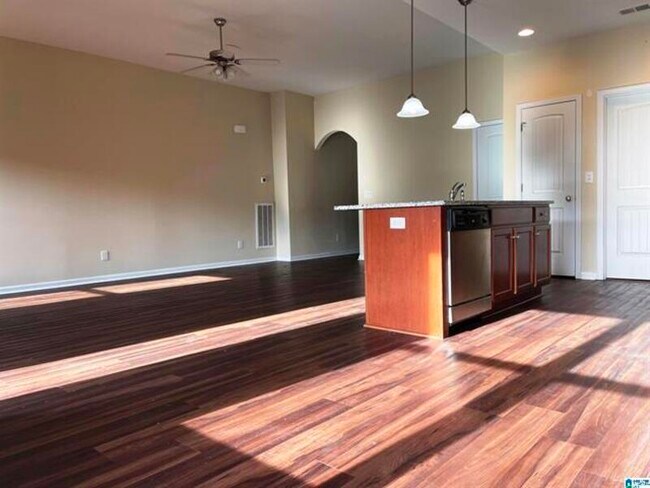 Foto del edificio - 5627 Goodwin Ct