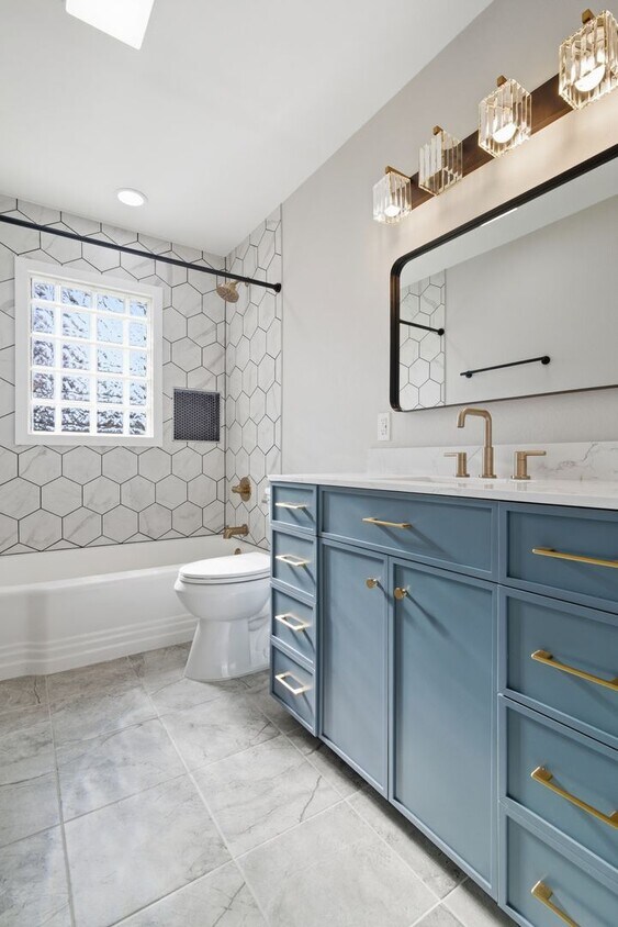 Foto del edificio - 3 bed/1 bath remodel within walking distance of Brookside