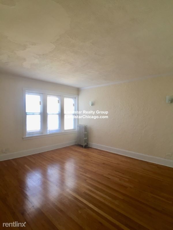 Foto del edificio - 4457 W Diversey Ave