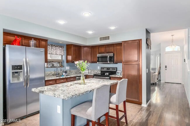 Foto del edificio - Surprise 4br With Pool