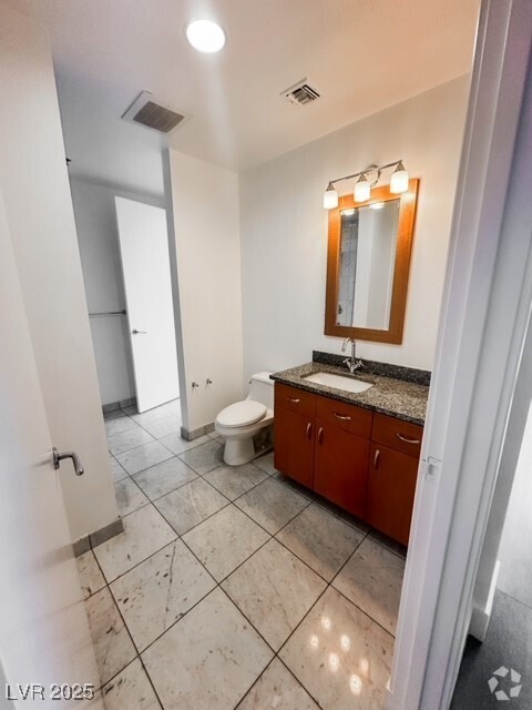 Building Photo - 4525 Dean Martin Dr