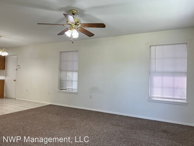 Building Photo - 2 br, 1.5 bath House - 417 Redbud Circle