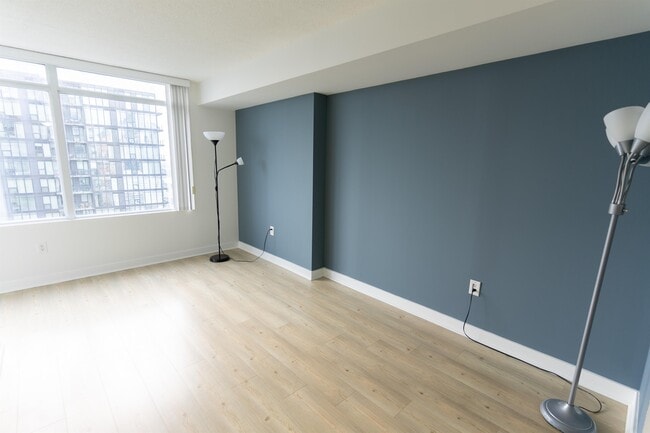 Building Photo - 25-4025 Telegram Mews