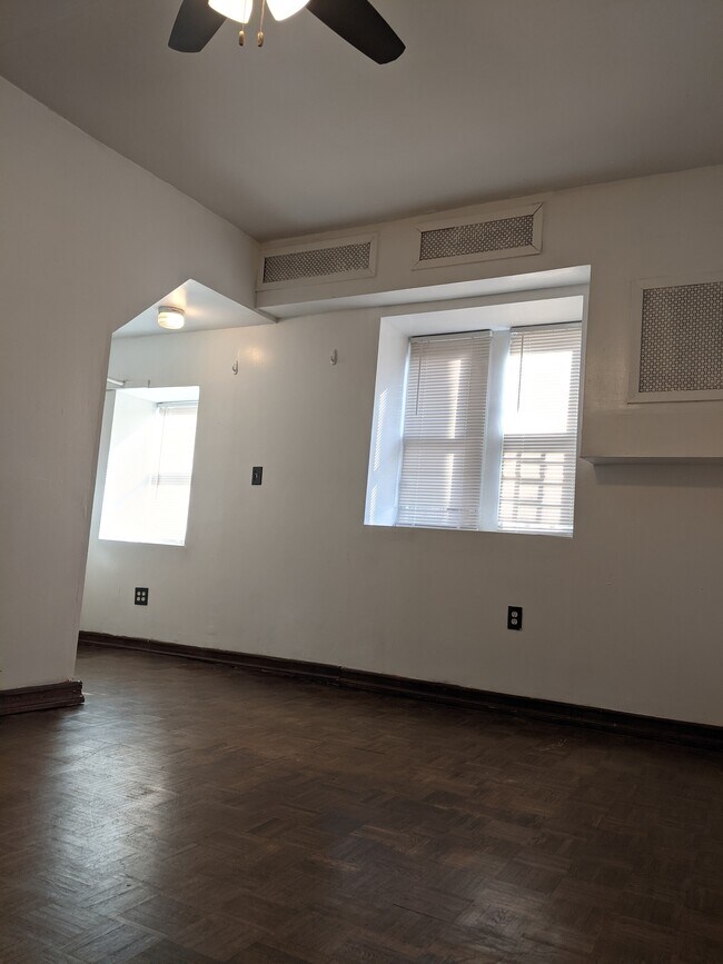 Foto del edificio - 533 W 232nd St