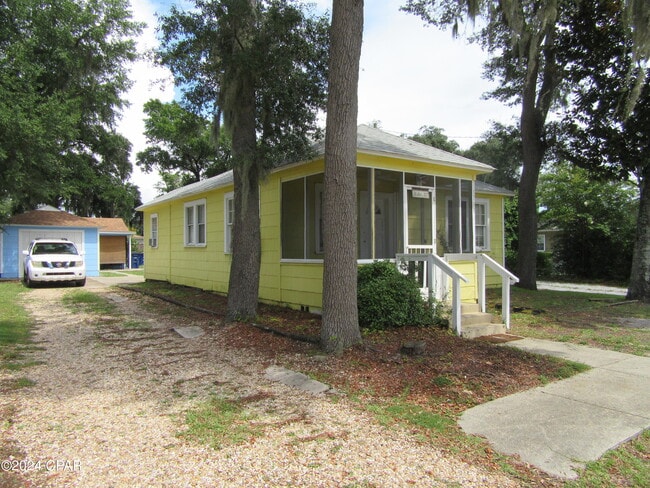 Building Photo - 1708 Louise Ave