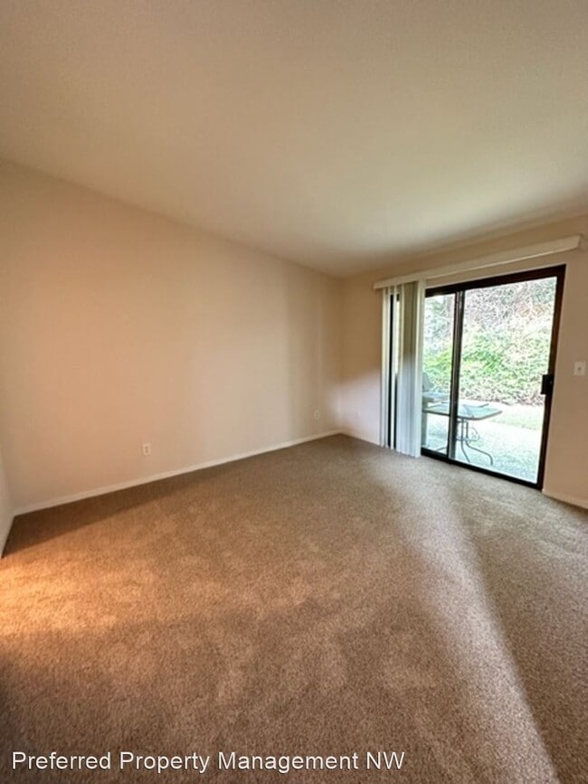 2 br, 1.5 bath House 15904 Village Green... House for Rent in Mill