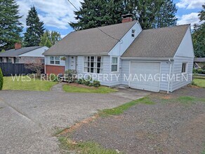 Building Photo - 11356 NE Glisan St