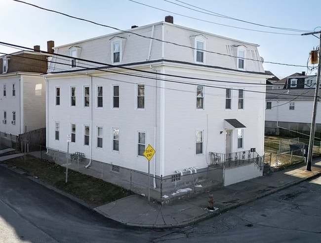 Building Photo - 177 Tripp St