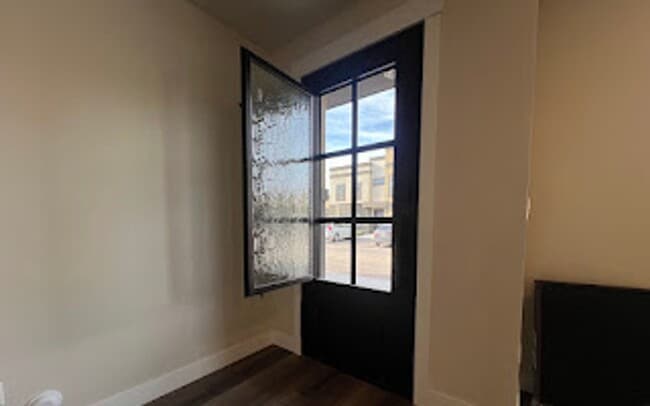 Building Photo - Beautiful Townhome in Cedar City