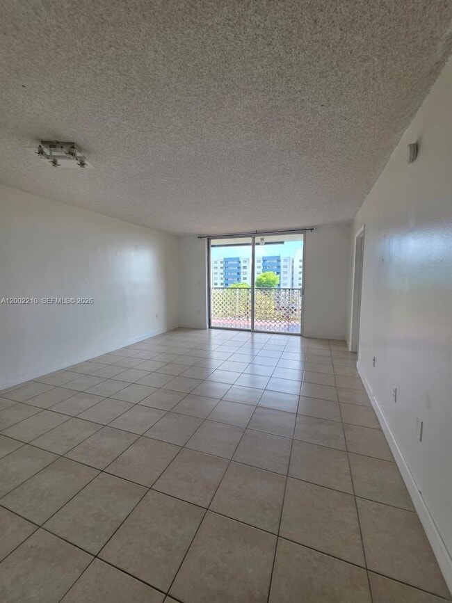 Foto del edificio - 5055 NW 7th St