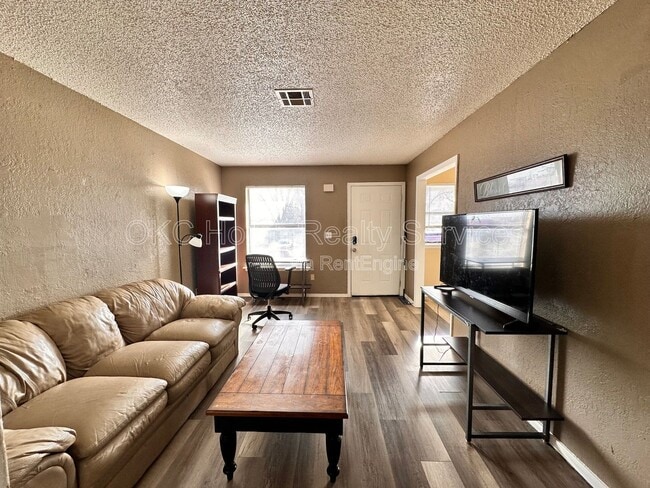 Photo - 109 SE 42nd St Apartment