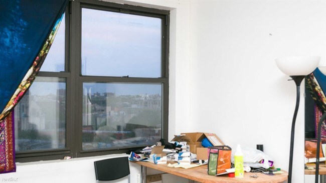 Building Photo - 1086 Broadway