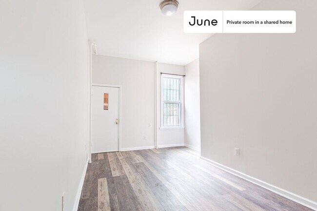 Foto del edificio - Room in Shared 3 bed/1 bath home