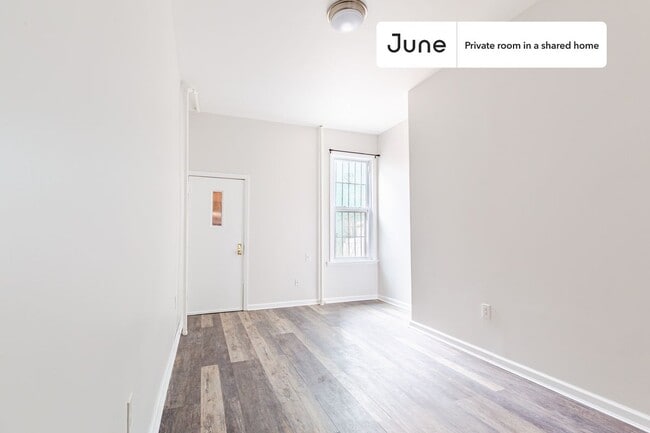 Building Photo - Room in Shared 3 bed/1 bath home