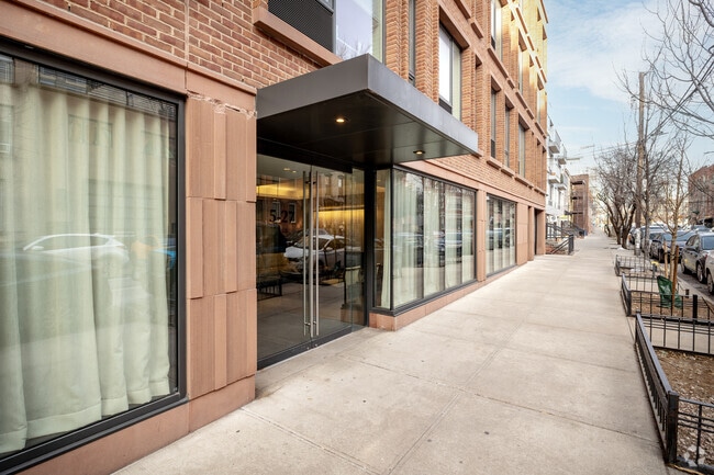 Building Photo - Five27