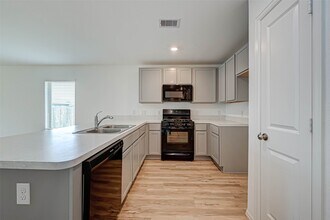 Building Photo - 3426 Golden Amber Ct