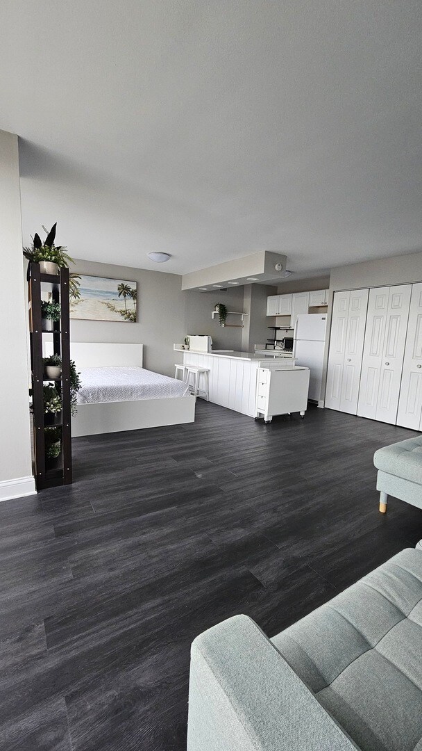 Foto del edificio - 4343 N Clarendon Ave