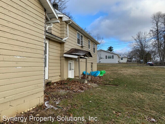 Building Photo - 3 br, 1 bath House - 972 N. Stewart Rd. RI...