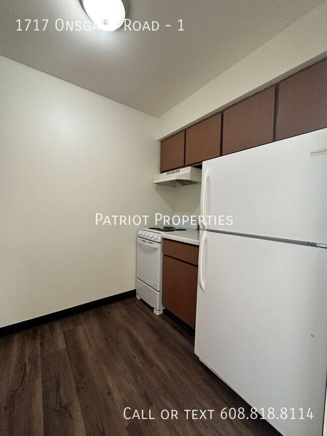 Building Photo - 2 bedroom/ 1 bath apartment in Madison, WI