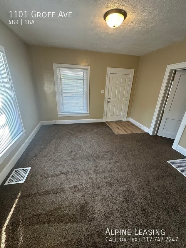 Building Photo - Westside 4 bedroom home