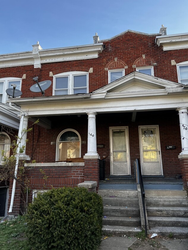 Foto principal - 744 W King St