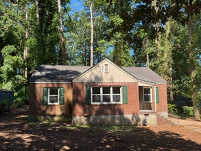 Building Photo - 1833 Ridgeland Dr