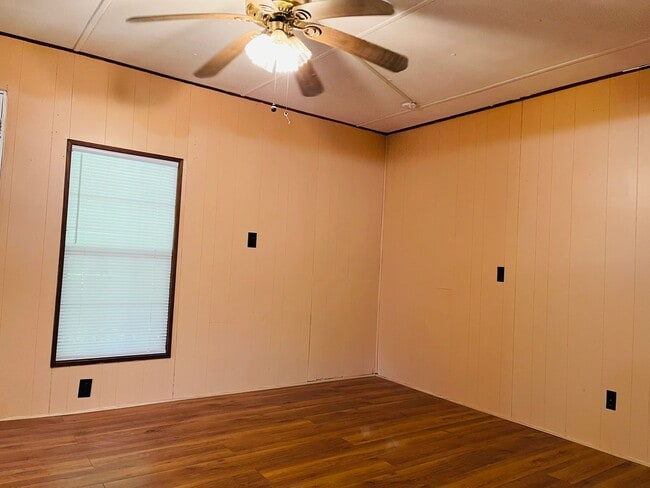 Building Photo - AVAILABLE AUGUST 2026! (Pet Friendly)