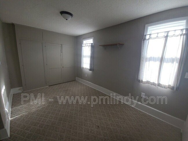 Building Photo - 1308 W 3rd St