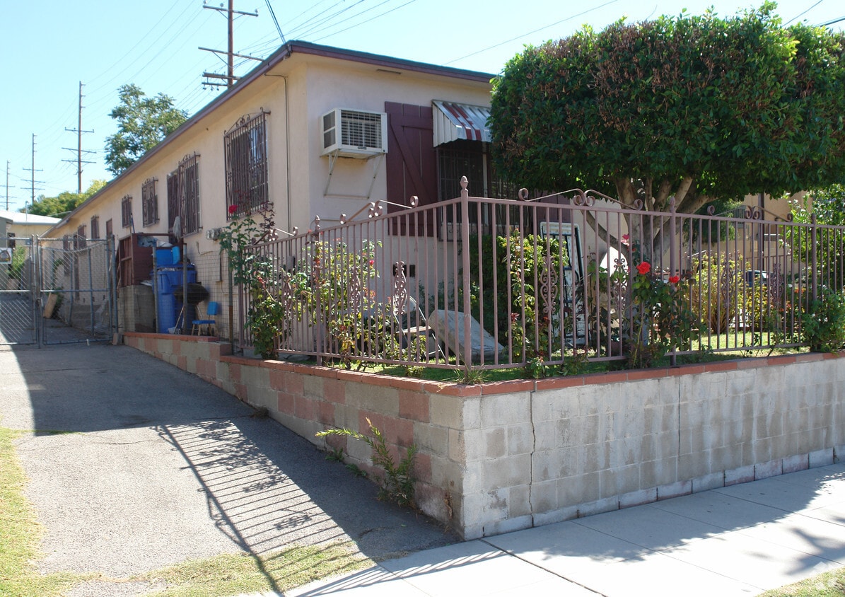 Building Photo - 7561 Apperson St