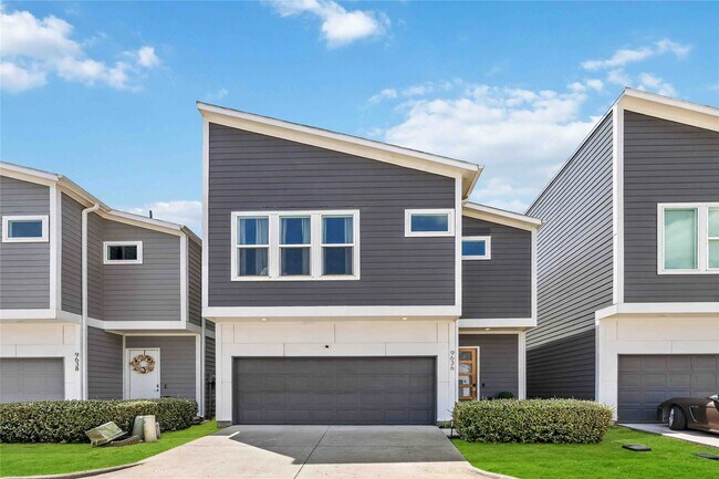 Building Photo - 9636 Habitat St